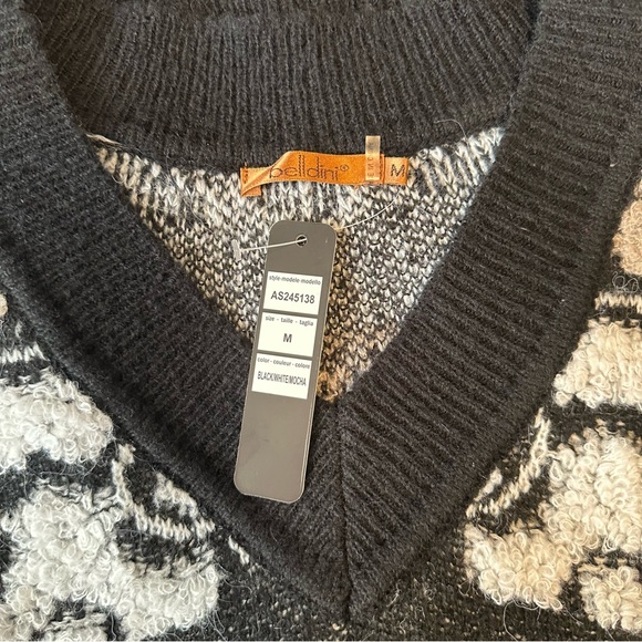 Black and Cream V-Neck Sweater / Belldini Size M - Picture 5 of 5